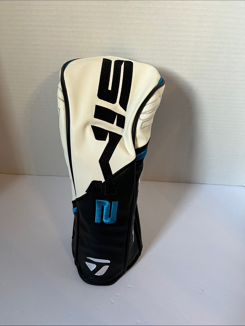 TaylorMade TU White Black Teal Driver Headcover